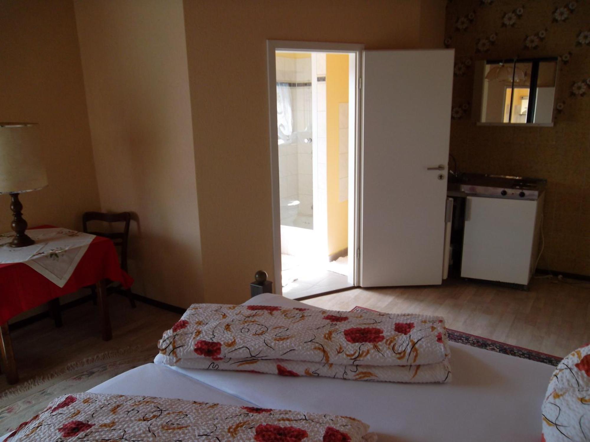 Gasthof Und Pension Mainzer Rad Швецинген Екстериор снимка