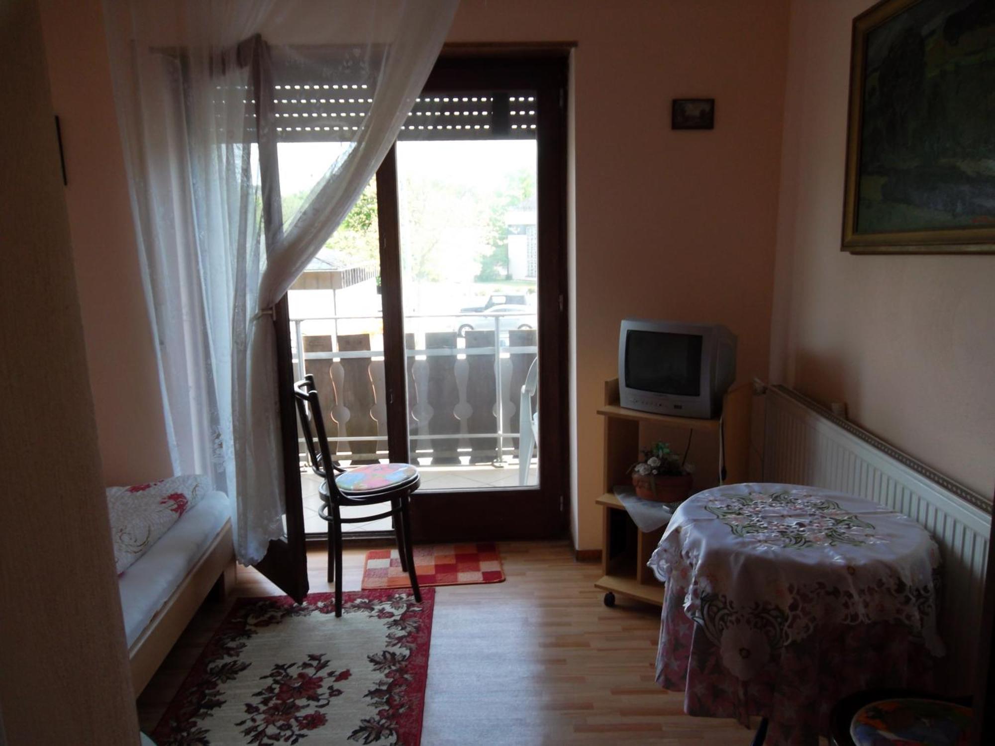 Gasthof Und Pension Mainzer Rad Швецинген Екстериор снимка